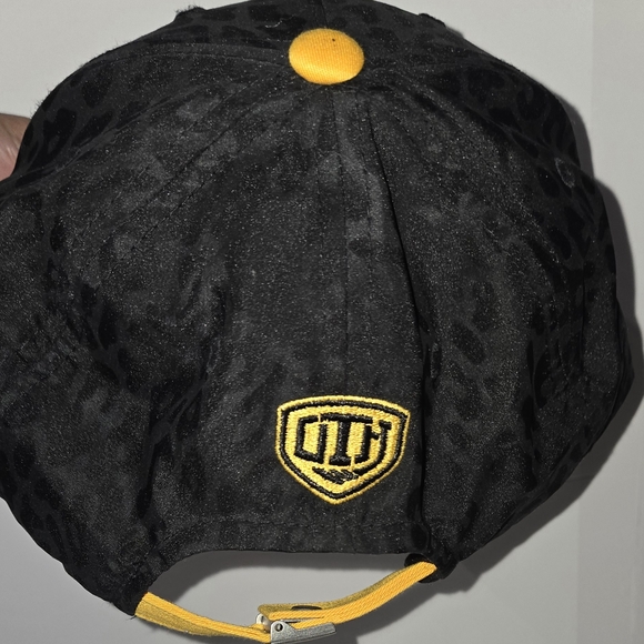 Pittsburgh Penguins NHL Hat Old Time Hockey Leopard Print Black Gold Snapback - Picture 2 of 6